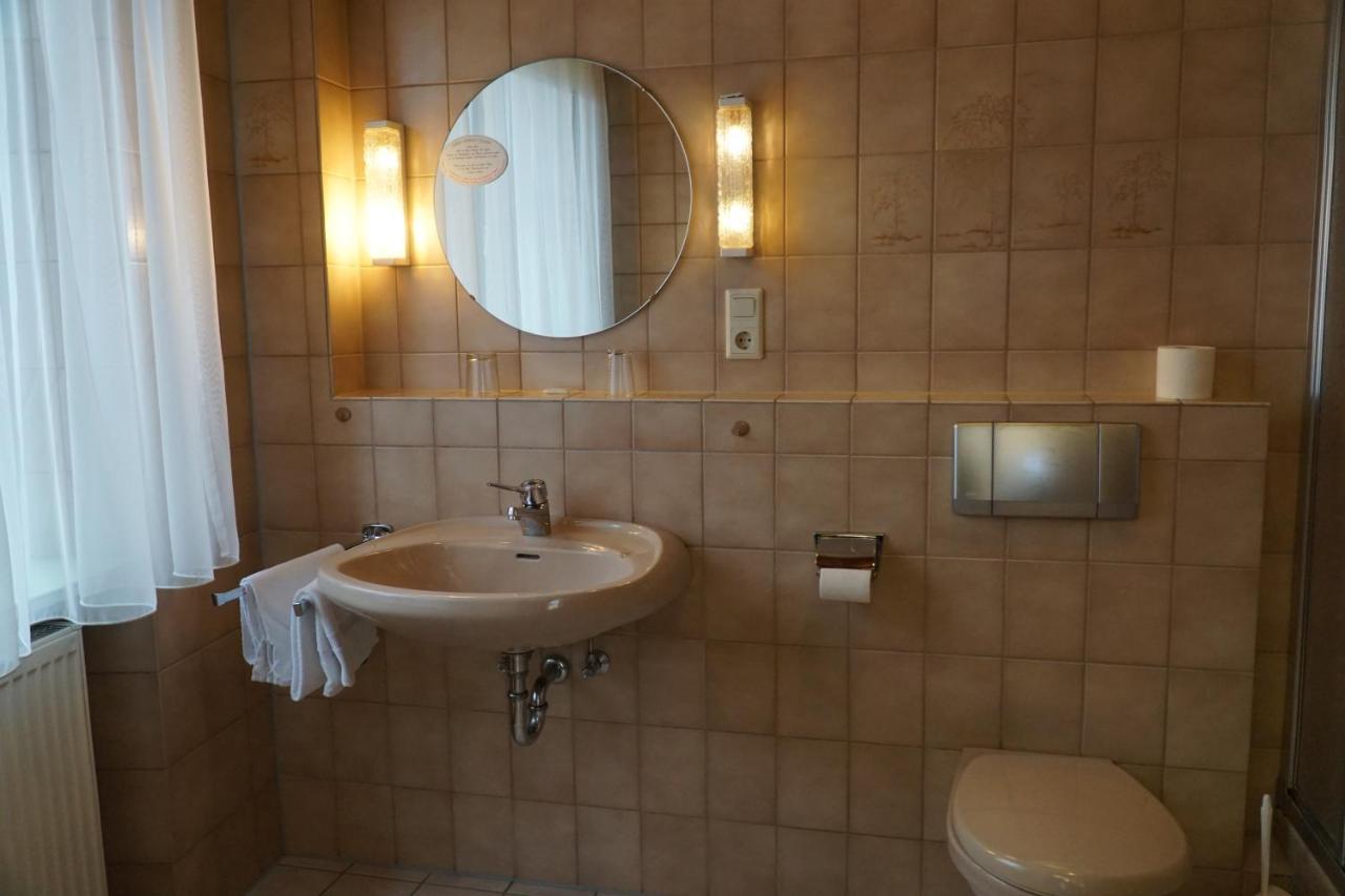 Hotel Zum Goldenen Ochsen Maikammer Esterno foto
