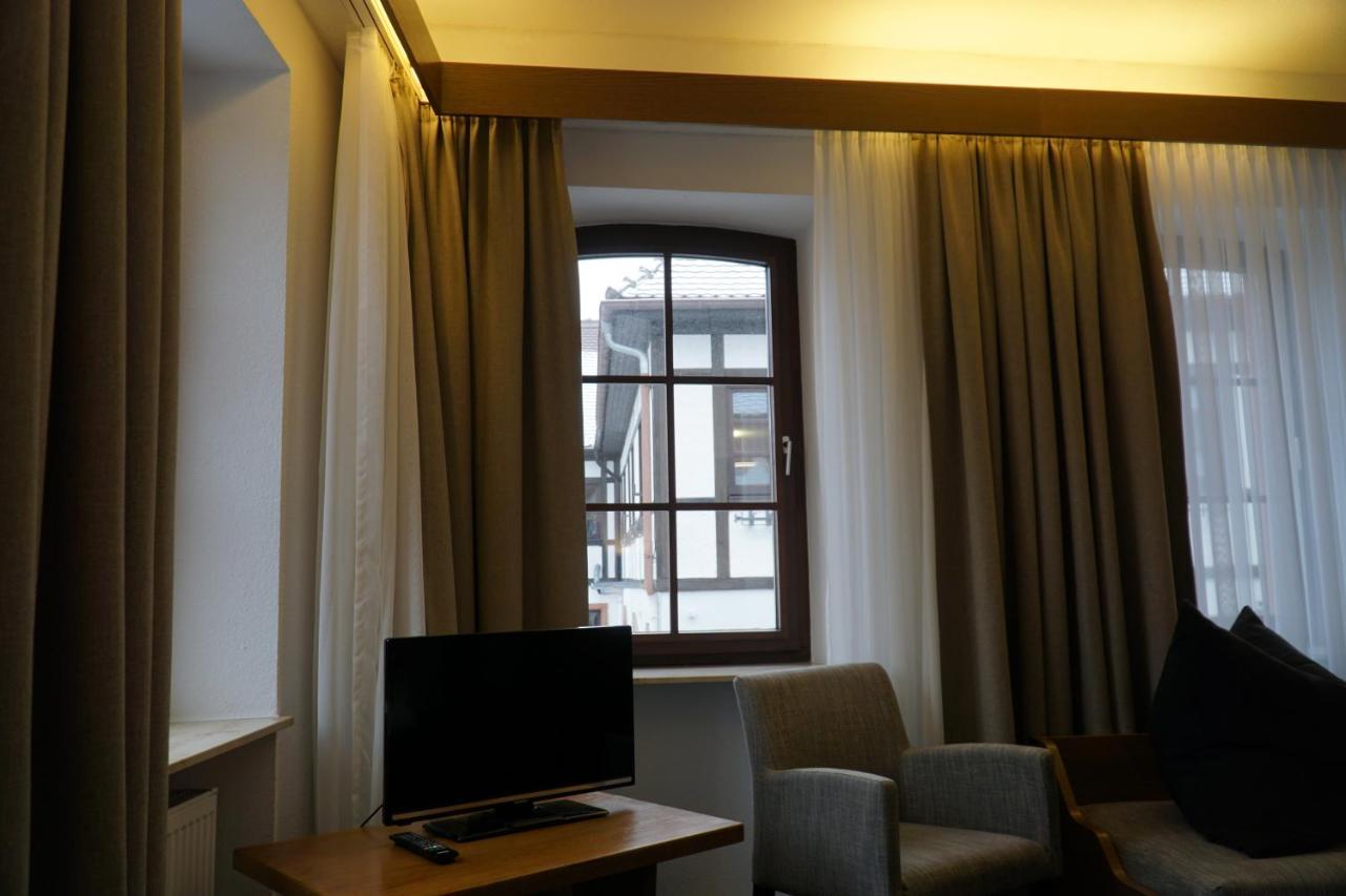 Hotel Zum Goldenen Ochsen Maikammer Esterno foto
