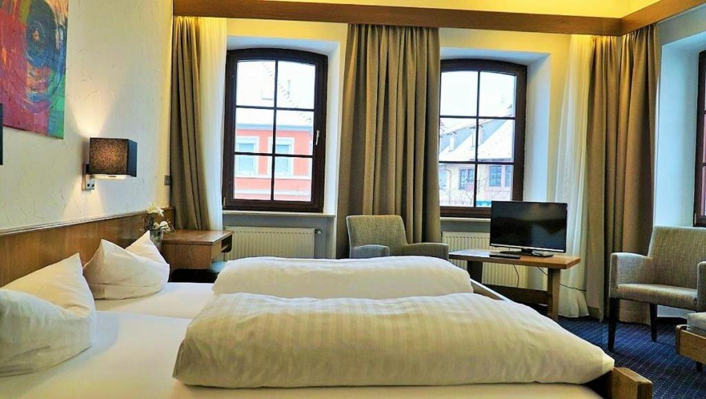 Hotel Zum Goldenen Ochsen Maikammer Esterno foto