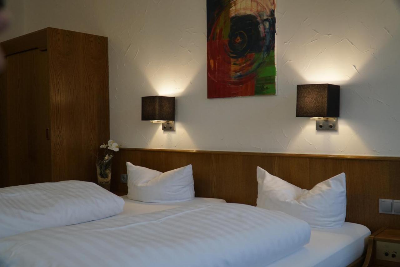 Hotel Zum Goldenen Ochsen Maikammer Esterno foto